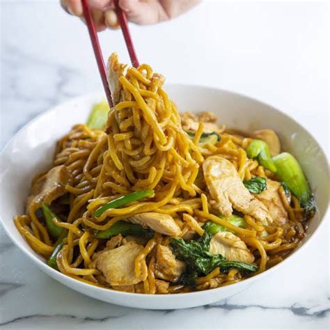 Classic Lo Mein Noodles Recipe By Chef Jet Tila Yummly Recipe Lo Mein Noodles Chicken