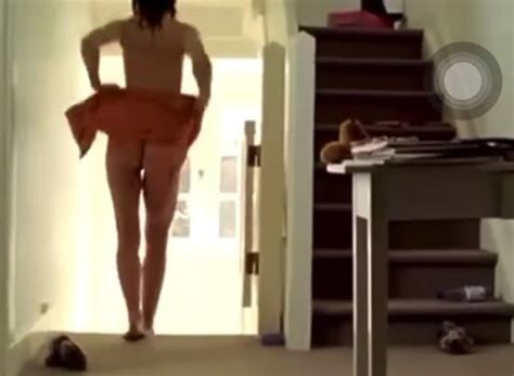 Commercial Nudity girl showing bare ass ThisVid Türkçe
