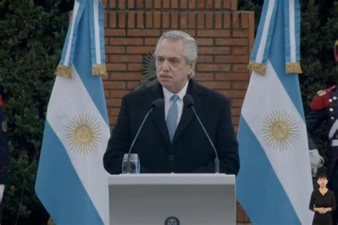 Alberto Fern Ndez Tom El Juramento A La Bandera A Estudiantes De