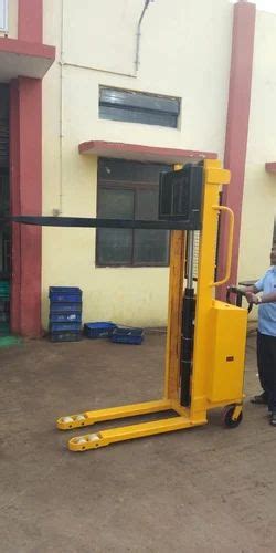 Kg Hi Power Semi Battery Stacker For Industrial Dc At Rs In