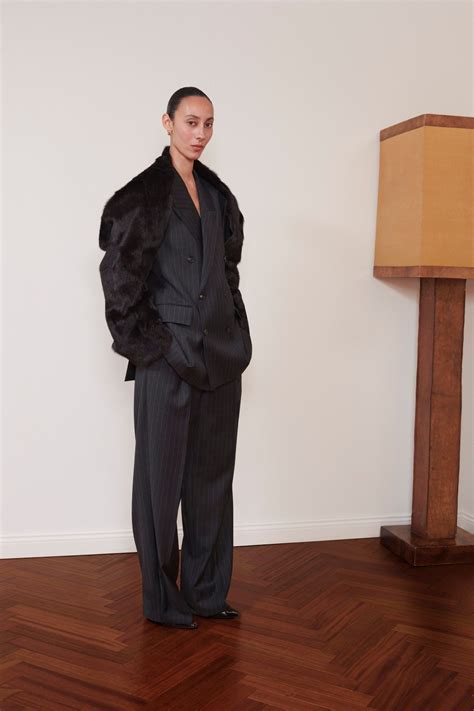 【ルック】「フェラガモ」2026年プレ・スプリング・コレクション - WWDJAPAN