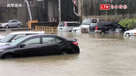 南投貓羅溪暴漲 河堤旁百餘輛車泡水（民眾提供）─影片 Dailymotion