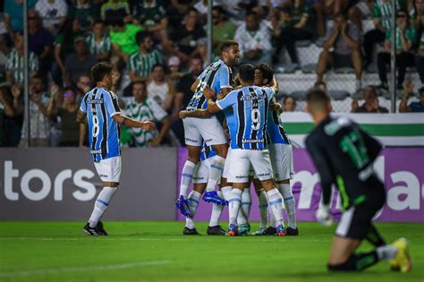 Grêmio vence Juventude e segue invicto no Gauchão