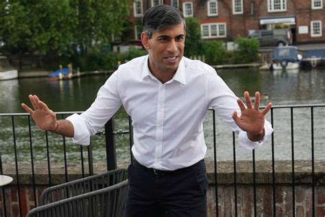 Uks Rishi Sunak Pledges To Introduce Immigration Cap If Re Elected