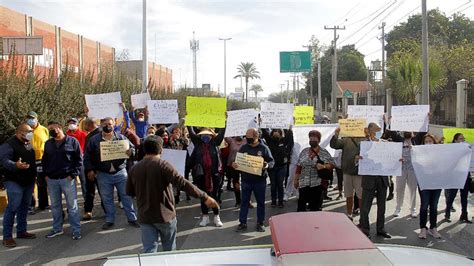 En Torre N Maestros De La Uadec Bloquean Bulevar Revoluci N Grupo Milenio