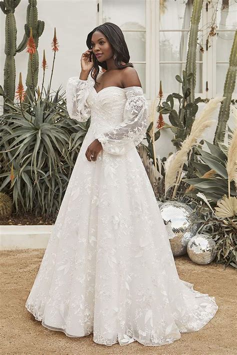 Ball Gown Wedding Dresses With Off The Shoulder Sleeves