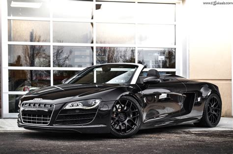 Black Audi R8 Spyder V10