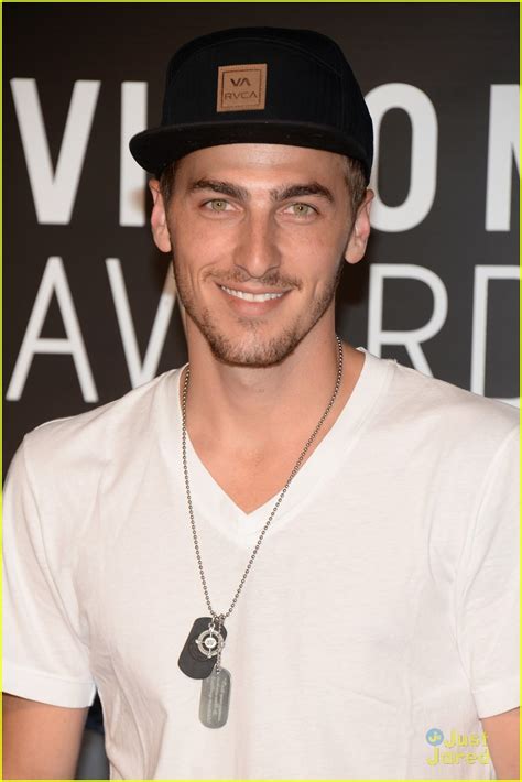 Kendall Schmidt Talks Btr At Mtv Vmas 2013 Photo 591562 Photo