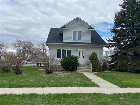 208 N Ben St, Parkston, SD 57366 - See Est. Value, Schools & More