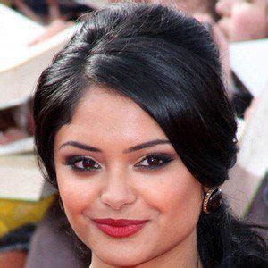 Afshan Azad - Age, Family, Bio | Famous Birthdays