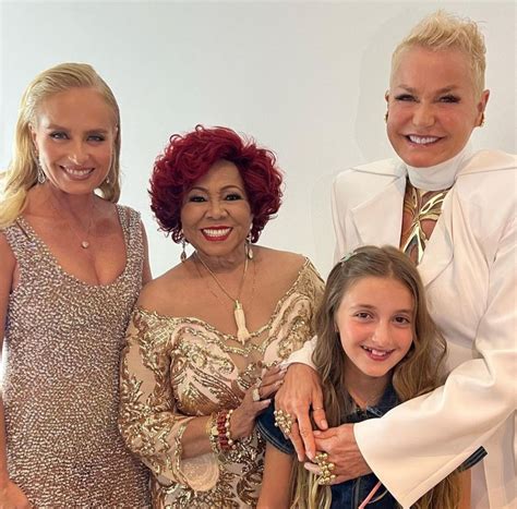 Filha De Angelica E Luciano Huck Posa Xuxa E Alcione Nos Bastidores