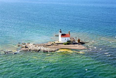 Gull Rock Lighthouse In Mi United States Lighthouse Reviews Phone Number