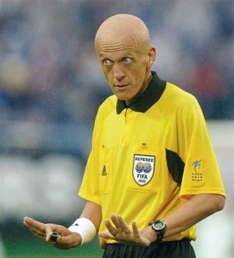 Pierluigi Collina w akcji • Śmieszne zdjęcia ↂ | Soccer referee ...