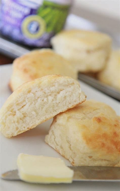 Easy Southern Buttermilk Biscuits Recipe