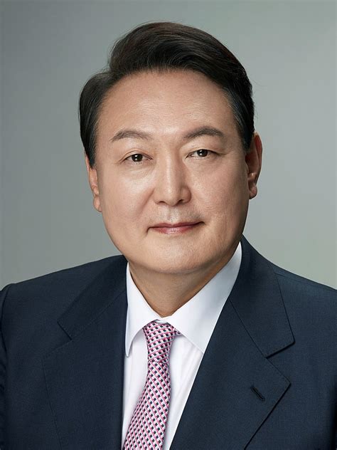 El presidente de Corea del Sur Yoon Suk Yeol ordena la movilización de