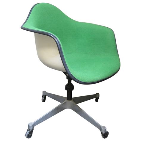 Eames Herman Miller Bucket Swivel Chair Mid Century Modern At 1stdibs