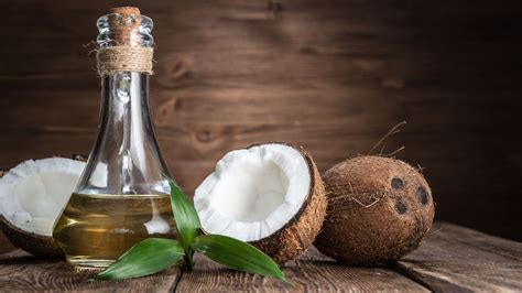 Cuatro Increíbles Beneficios Del Aceite De Coco Para Lucir Una Piel De