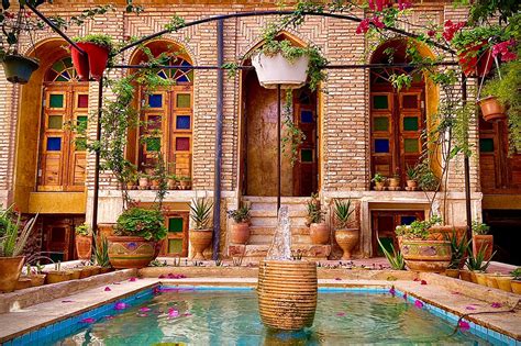 Best Hostels With Private Rooms In Shiraz For Couples