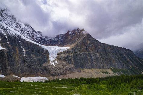 The BEST Hikes in Banff National Park: Top Hiking Trails & Places to Hike