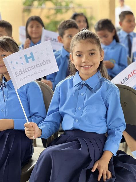 Fundaci N Ficohsa Entrega Centro Escolar Restaurado En Danl Con La