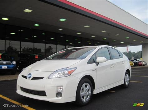 Blizzard White Pearl Toyota Prius Hybrid Iii Photo