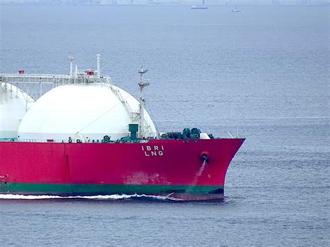 Lngガス運搬船 Ibri Lng 大型船雲maru