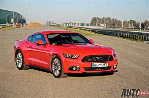 Nowy Ford Mustang Fastback GT V8 5 0 zdjęcia Autokult pl