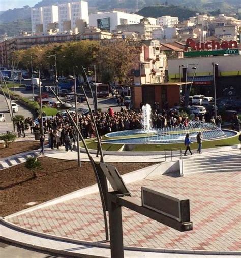 Reggio Grande Emozione Per L Inaugurazione Del Nuovo Piazzale Mino