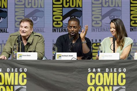 Olivia Munn Criticizes Predator Director For Casting Sex Offender