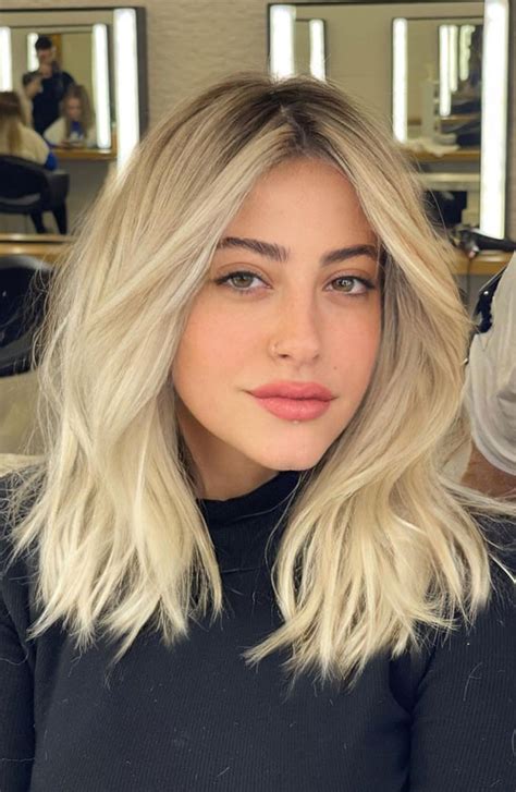 30+ Hair Colour Trends To Try in 2023 : Medium Length Vanilla Blonde