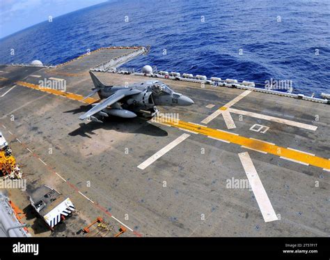 USS Boxer (LHD 4 Stock Photo - Alamy