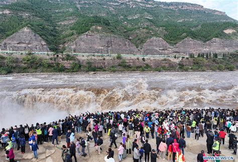 Chine Tourisme La Cascade De Hukou Pendant Les Cong S De La F Te