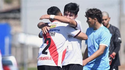 Always Ready Le Propina Una Paliza De Ocho Goles A Bol Var En El Torneo