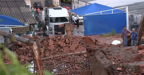 G1 Chuva Forte Derruba árvores E Causa Estragos No Noroeste Paulista