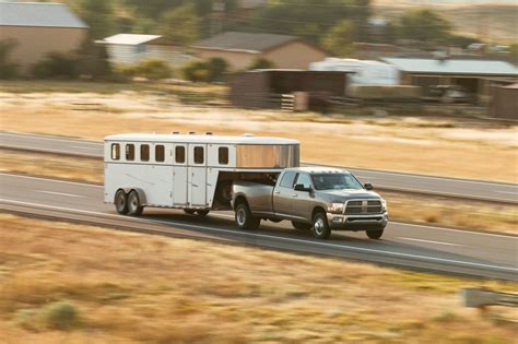 5 Best Horse Trailers With Living Quarters Fit For A Queen Horse Rookie