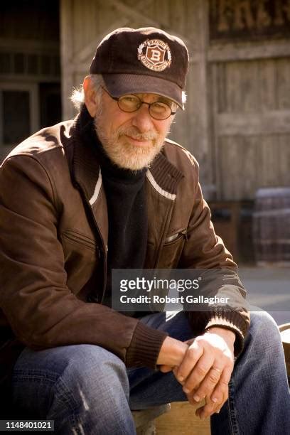 157 Jurassic Park Steven Spielberg Photos & High Res Pictures - Getty ...