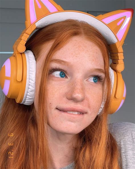 Foxy 🦊 🇺🇦 Model Blogger On Instagram Love Those Fox Headphones By