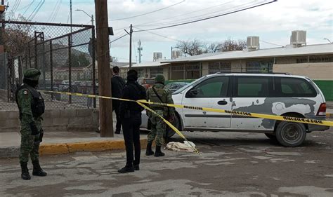 Muere A Bordo De Su Camioneta Y Queda Sobre Una Banqueta De La