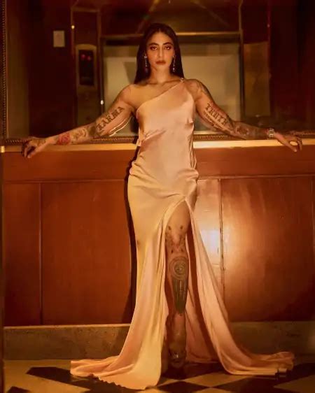 Bani J Top Hot Pics And Photo