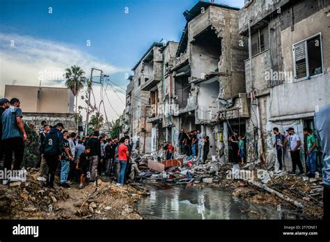 Tulkarm Palestine 14th Nov 2023 Palestinians Inspect A Damaged