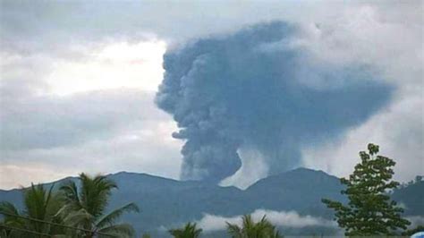 Gunung Dukono Di Maluku Utara Meletus Embuskan Abu Setinggi Kilometer