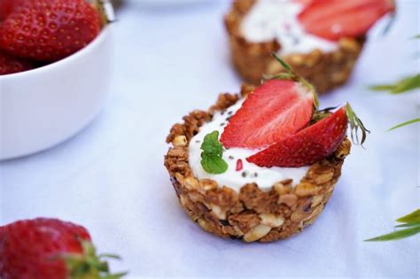 Tartelettes Au Muesli Fraises Chantilly Aux Fourneaux