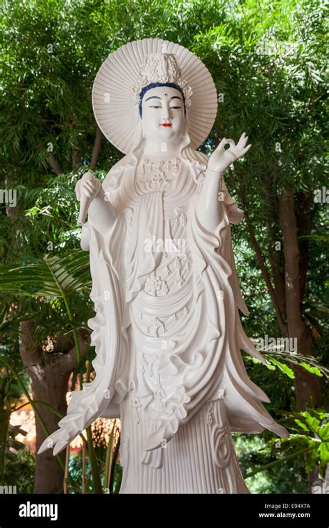 Avalokiteshvara Guanyin Buddha Statue Hsi Lai Temple Hacienda