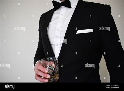 Man Tux Whiskey Hi Res Stock Photography And Images Alamy