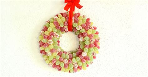 Easy Holiday Craft Idea Diy Pom Pom Tinsel Garland Christmas Tree