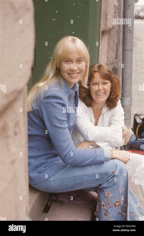 ABBA. Anni-Frid Lyngstad and Agnetha Fältskog in the 1970s Stock Photo ...