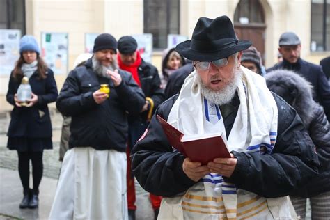 Mi Dzynarodowy Dzie Pami Ci O Ofiarach Holokaustu Z Tej Tragedii