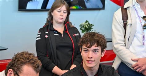 Ollie Bearman Le Nouveau Phénomène De La F1 Signe Chez Haas Formule