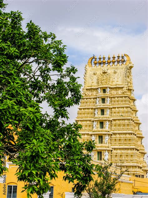 Foto De South Indian Temple To Goddess Chamundi On Chamundi Hill In The