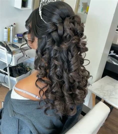 Pin By Ara On Arantzas 15 In 2024 Quince Hairstyles Hairstyles For